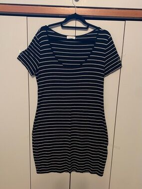 Calvin Klein Black & White Striped T shirt style Dress size 12